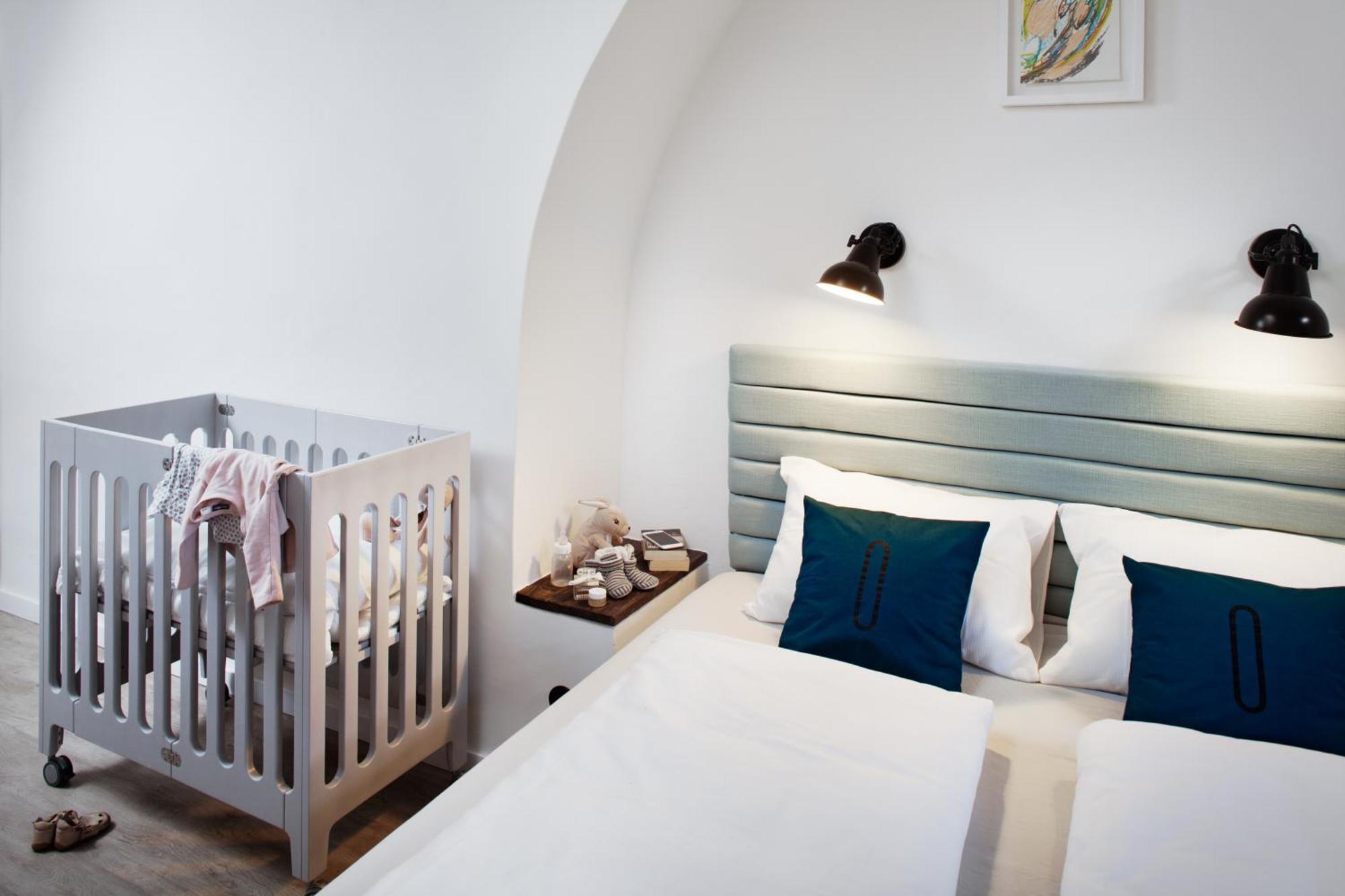 Long Story Short Hostel&Café Olomouc Esterno foto