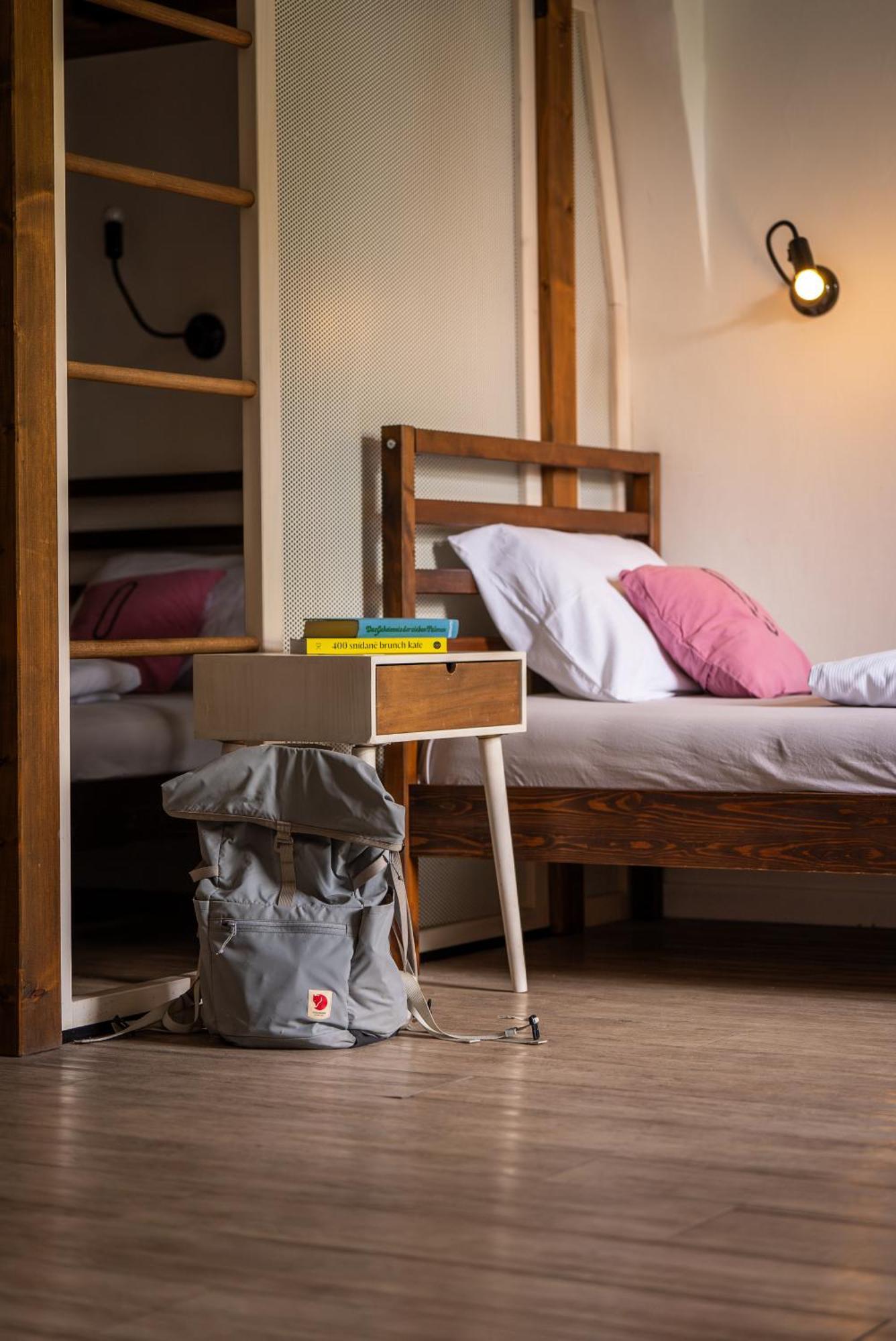 Long Story Short Hostel&Café Olomouc Esterno foto