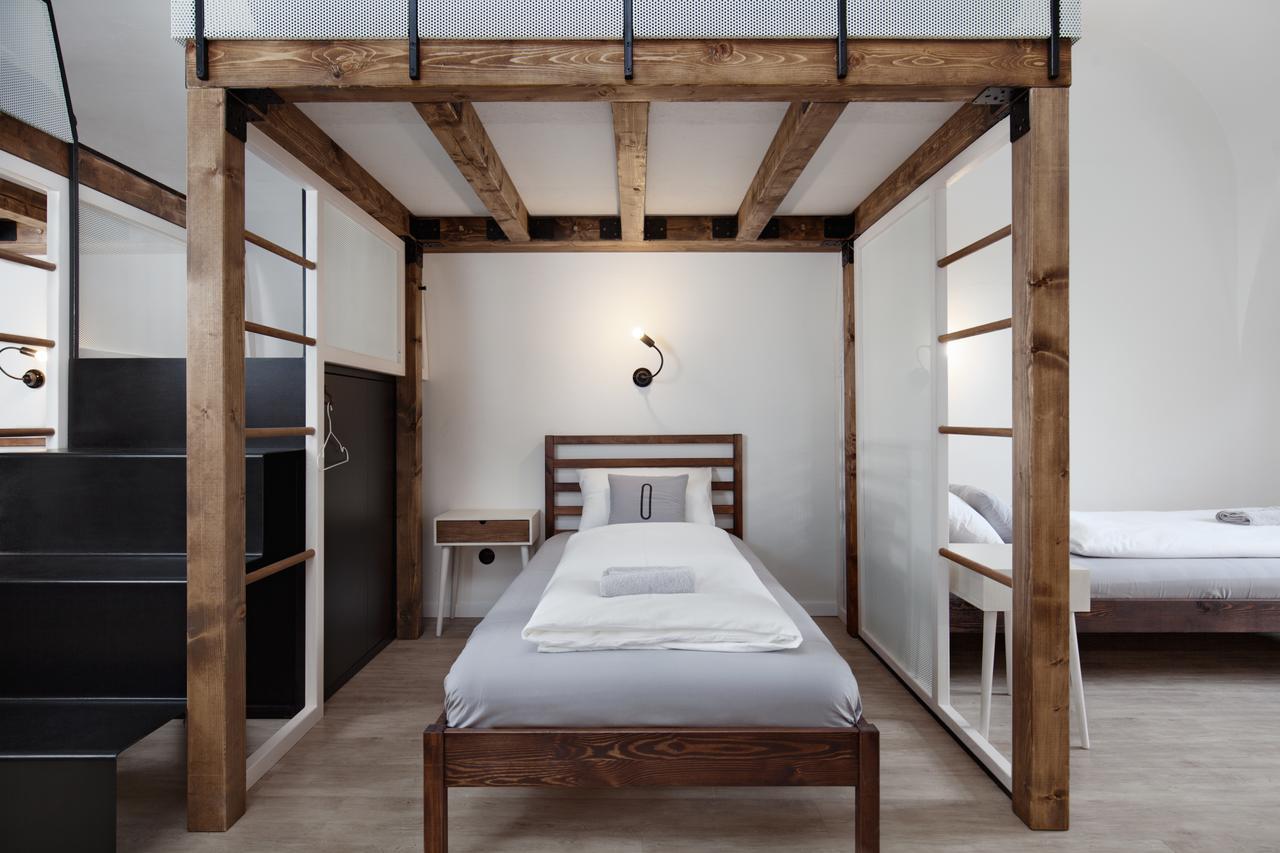 Long Story Short Hostel&Café Olomouc Esterno foto