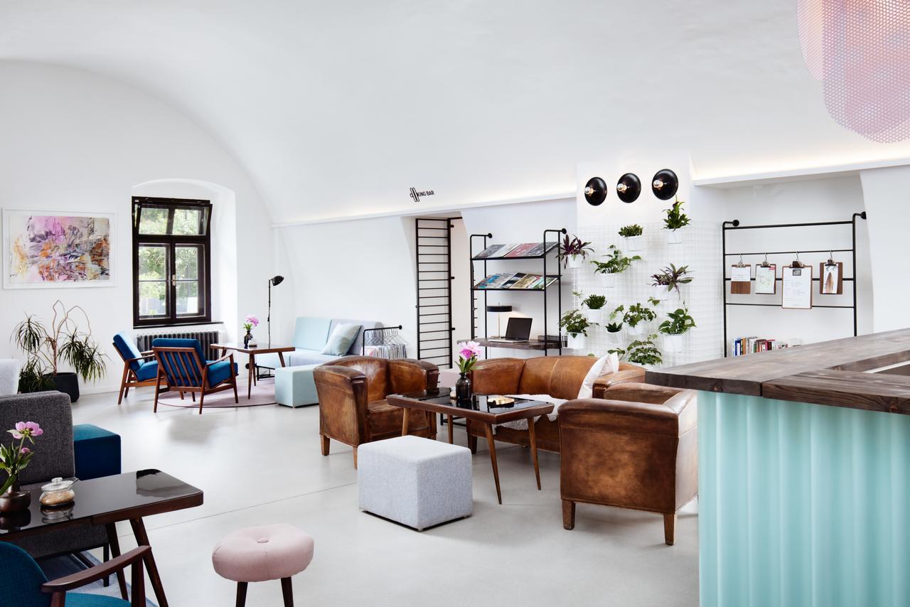 Long Story Short Hostel&Café Olomouc Esterno foto