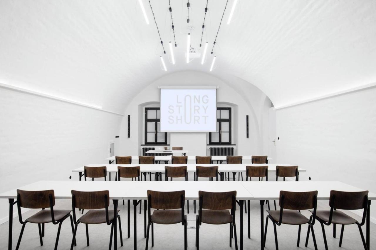 Long Story Short Hostel&Café Olomouc Esterno foto