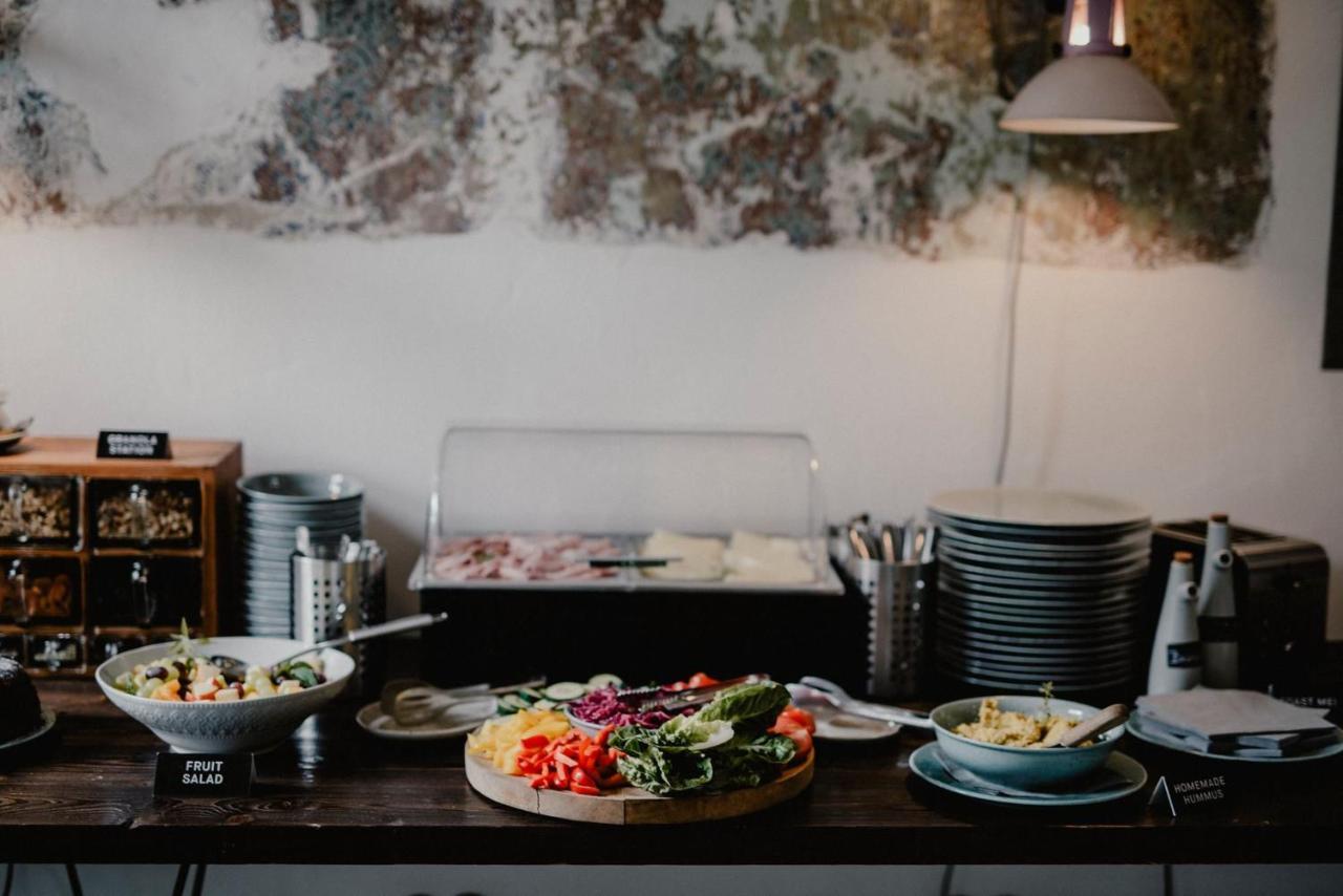 Long Story Short Hostel&Café Olomouc Esterno foto